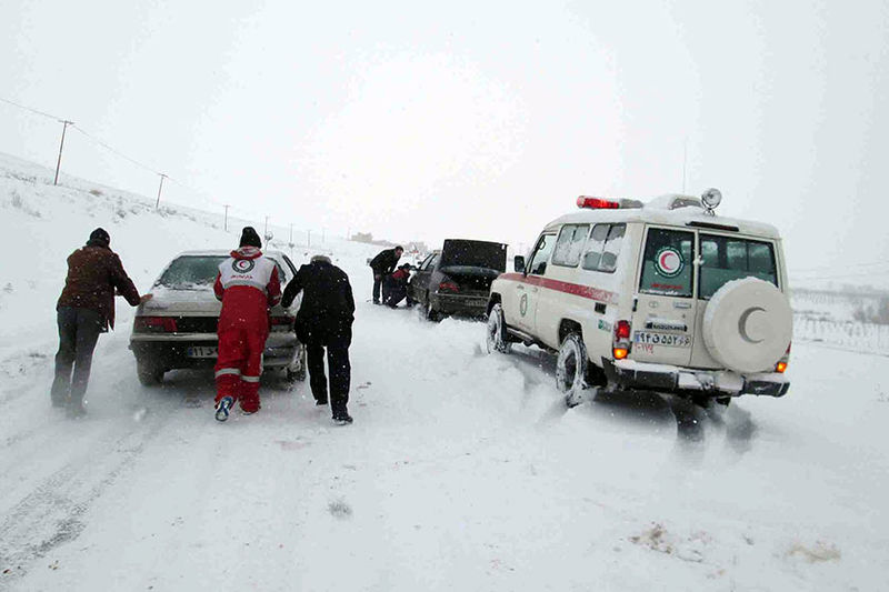 سیل، برف، کولاک 12 استان ایران را درگیر کرد