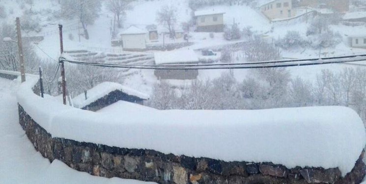 امروز شنبه 27 بهمن به علت بارش برف برخی مدارس تعطیل است