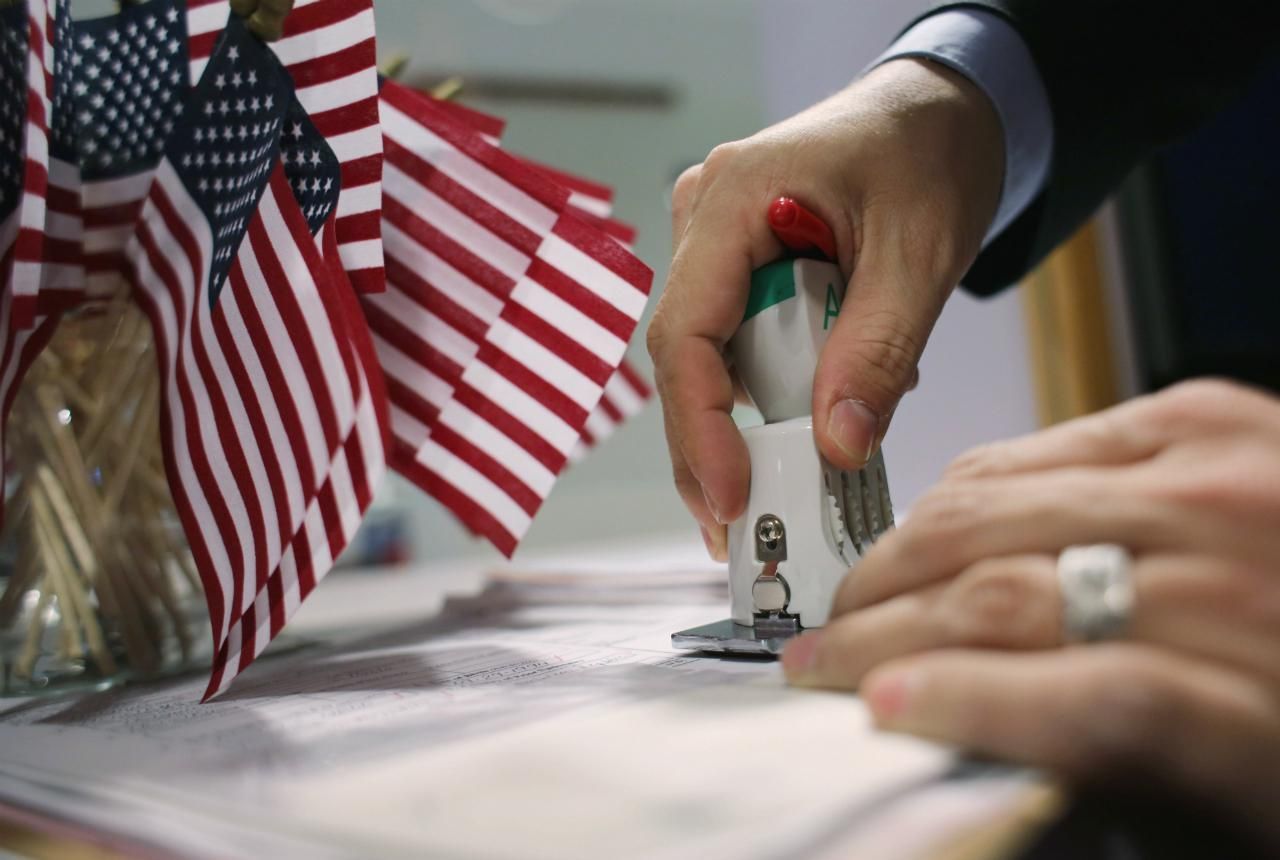 اقامت دائم ایالات متحده آمریکا از طریق ویزاهای استخدام محور
