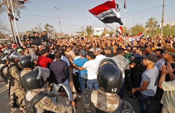  قطعی اینترنت در عراق به دنبال گسترش دامنه اعتراضات مردمی